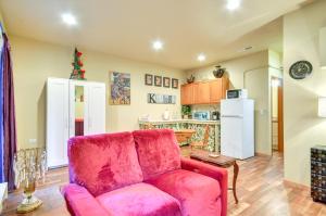 Inviting Studio with Patio, 15 Mi to Portland!