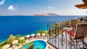 Infinity sea-view room in Villa Hotel Tamara