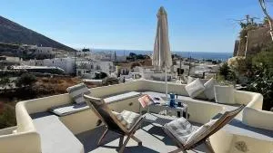 巴巴罗萨套房度假屋 - 安坡里奥圣托里尼