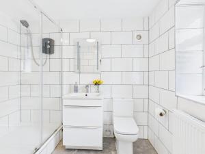 Modern Guest Room in West Midlands with Private Entrance