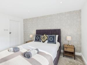 Modern Guest Room in West Midlands with Private Entrance