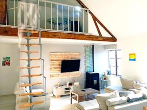 Magnifique bâtisse champenoise, jardins, billards, parking