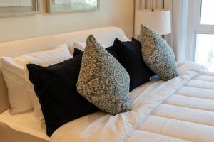 Renovated Studios in Nature at Discovery Gardens