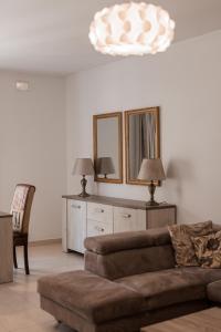 Larger than usual 3BD Apartment