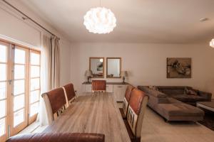 Larger than usual 3BD Apartment