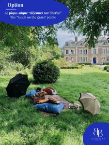 B&B / Chambres d'hotes Chambre d'hotes Sarah - Chateau Le Bas Bleu : photos des chambres