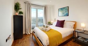 Swan Apartments 1A by Week2Week