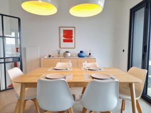 MBird Riverside 2BD Flat with garage