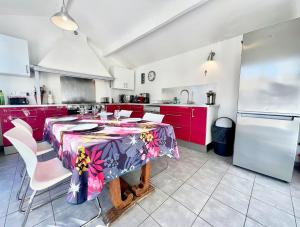 Villa Mahana - Jardin, Centre-Ville, 8 personnes, 3 chambres, Parking, Clim