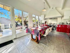 Appartements Villa Mahana - Jardin, Centre-Ville, 8 personnes, 3 chambres, Parking, Clim : photos des chambres