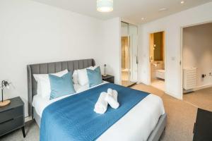 Modern 2 bed Flat Near O2 & Canary Wharf