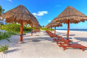 La Amada Residences Private Beach Getaway with Pools & Gym