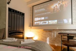 Unique ! Une nuit dans un jardin avec Ecran géant !