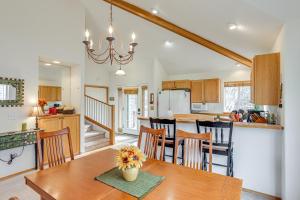 Hot Tub at Townhome on 8th Green in Redmond