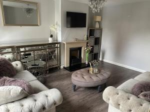 Modern 3-bed home in ideal location with 2 parking spaces