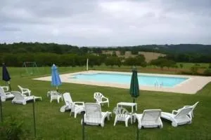 Maison familiale avec piscine à Salviac - Cazals