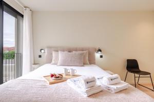 HostWise - Stylish Flat with Terrace & Garage