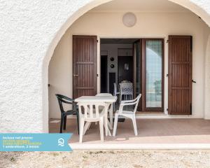 RS315 - Marcelli, bilocale in residence fronte mare