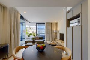 7 on Bantry Luxury Residence 305