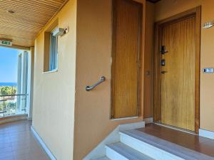 Sea-Stretch viewing SuperKing flat by BentoBox