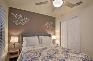 Walk to Tx State 5 beds Firepit Grill