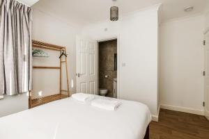 Stylish 6 Bed Detached House