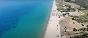 Empty Rv Parking Campground Beachfront - Áyios Mámas