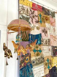 Bohemian summer cottage idyll close to Heatherhill and the beach