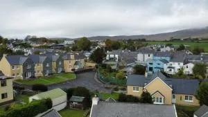 Number 7 Bank House - Derreennatra