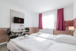 Hotel Café Galerie - Smart TV - Free Parking - غاربسن