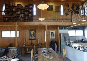 B&B / Chambres d'hotes La Cabane de Chacha : Chambre Lit Queen-Size - Vue sur Piscine