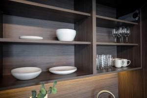 ALURE RESIDENCES 14 & 24h self check-in, private parking in front of the apartment building included, new building, CITY CENTER