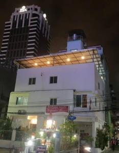 Jatujak Bangkok guesthouse R8