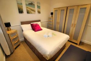 Immaculate 4 Bed Semi-Detached Home