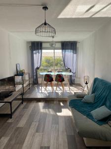 Joli studio cabine centre port la baleine rose