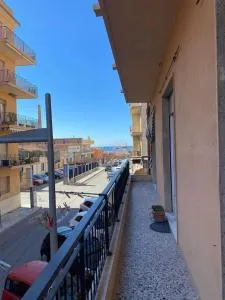 Casa vacanze a due passi dalla stazione - Pentedattilo