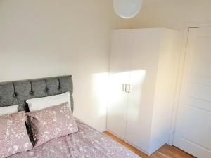 Spacious apartment close to Stockholm city & Mall