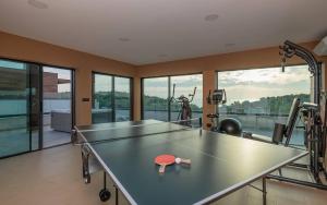 Villa Eligo mit 2 Whirlpools, Meerblick, Pool und Fitnessraum