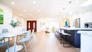 Grand Lux 4BR Prime Location & Serene Yard