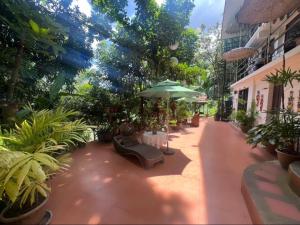 Private suite close to pools, hot springs, falls and more!