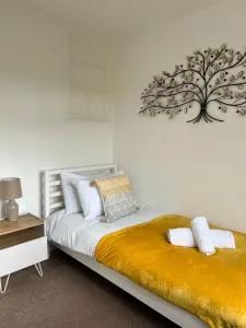 Olive Rd - 3 bed house, driveway parking, high speed wifi - 拉姆西