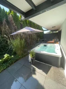 ROSMARIN - Kuschelige Fewo - Romantik & Entspannung im Whirlpool auf privater Terrasse, Ruhe & Hund willkommen - by FerienWohnenAmSee - - بفولندورف