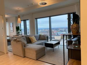 Spacious corner apartment with sea view