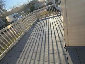 2 The meadows 3 bedroom hot tub caravan at tattershall lakes