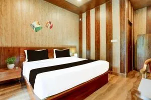 SPOT ON Peacock Feather - Kanatal