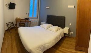 Hotels Hotel des Ducs : Chambre Double Confort