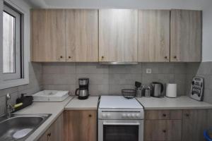TEAK Apartment, 1BD 4th floor with balcony near Acropolis