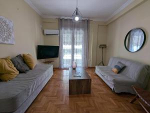 TEAK Apartment, 1BD 4th floor with balcony near Acropolis