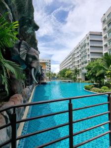Laguna Beach resort 3 standard room with park and lake view