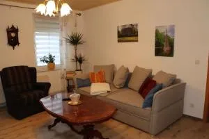 2 Raum Ferienwohnung Mit Parkplatz - فايسفاسر